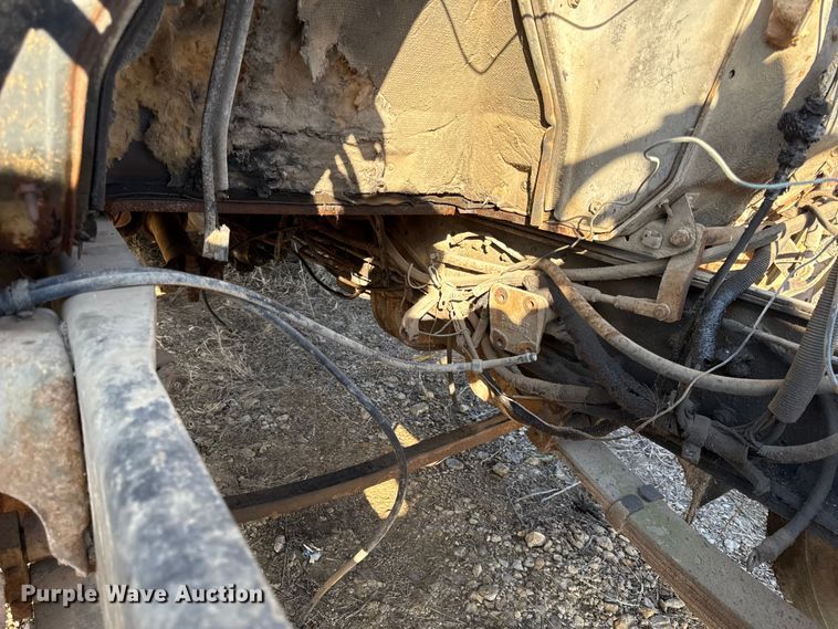 image for item DY8442 1982 International dump truck