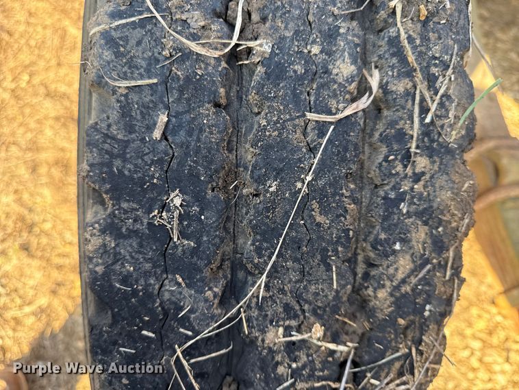 image for item DY8442 1982 International dump truck