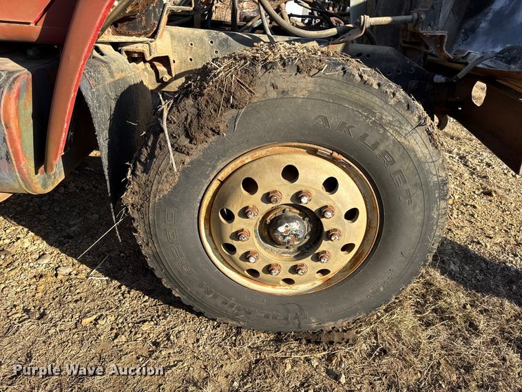 image for item DY8442 1982 International dump truck