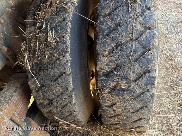 image for item DY8442 1982 International dump truck