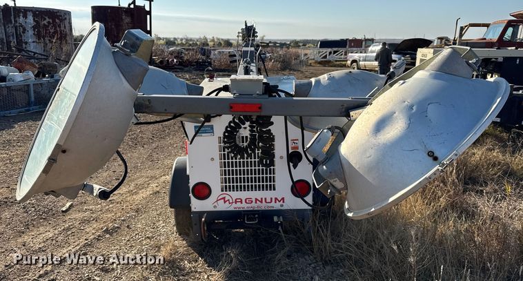 image for item DY8443 2012 Magnum MLT3060M light plant