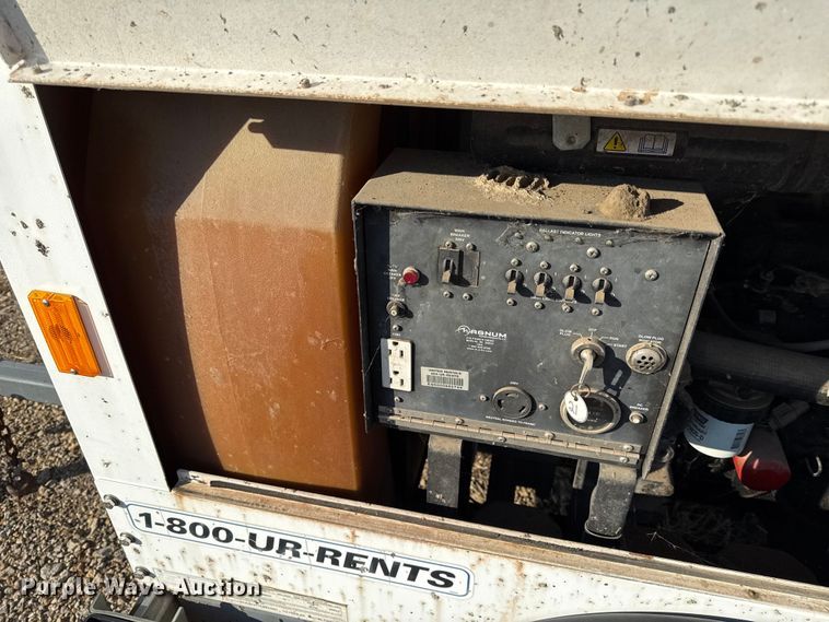 image for item DY8443 2012 Magnum MLT3060M light plant