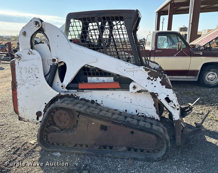 MINI CARGADOR SOBRE ORUGAS BOBCAT T190