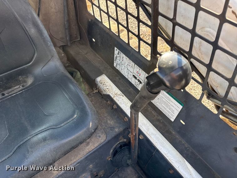 image for item DY8446 Bobcat T190 tracked skid steer loader