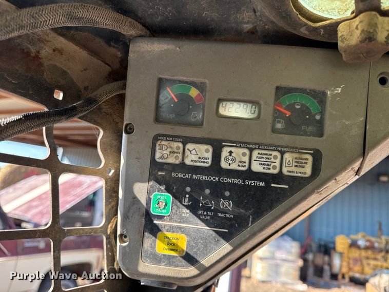 image for item DY8446 Bobcat T190 tracked skid steer loader