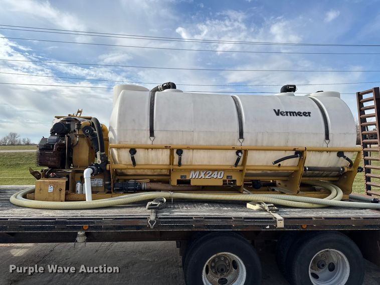 image for item EA2060 1997 Mustang F235-E equipment trailer with fluid mixing system