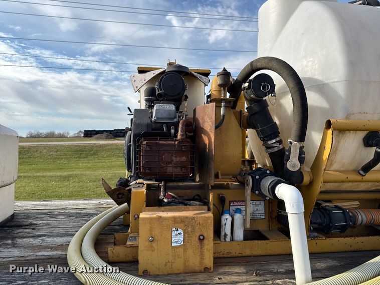 image for item EA2060 1997 Mustang F235-E equipment trailer with fluid mixing system