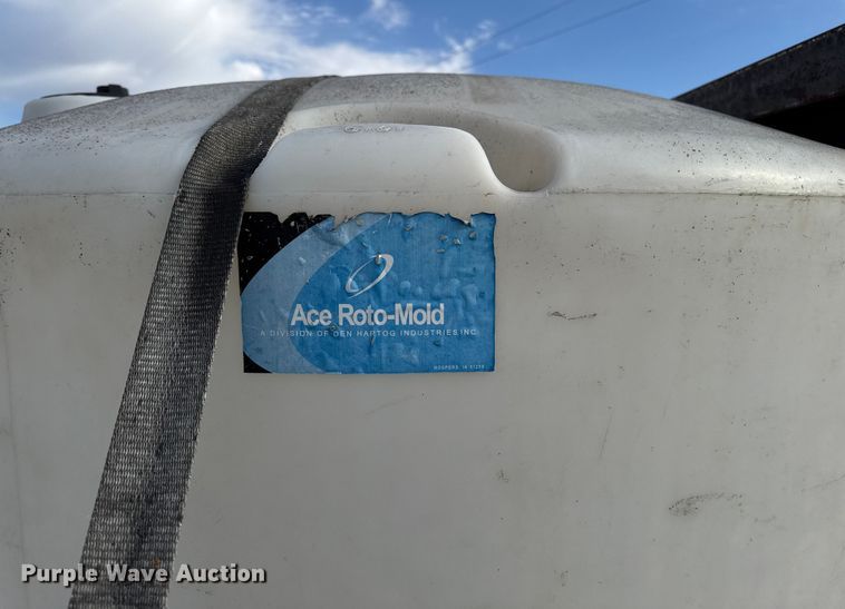 image for item EA2060 1997 Mustang F235-E equipment trailer with fluid mixing system