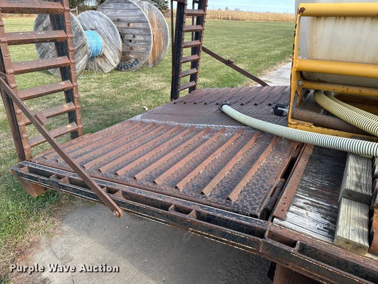 image for item EA2060 1997 Mustang F235-E equipment trailer with fluid mixing system