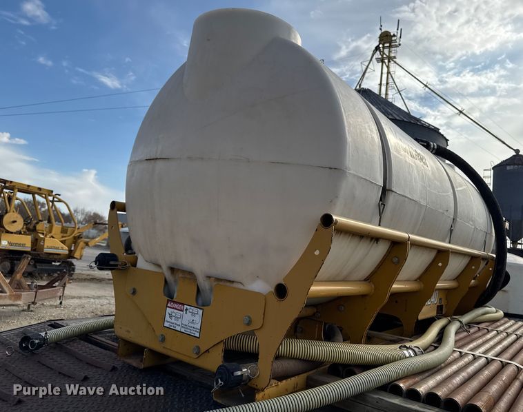 image for item EA2060 1997 Mustang F235-E equipment trailer with fluid mixing system