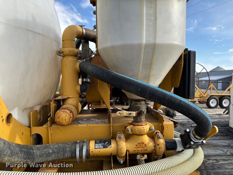 image for item EA2060 1997 Mustang F235-E equipment trailer with fluid mixing system