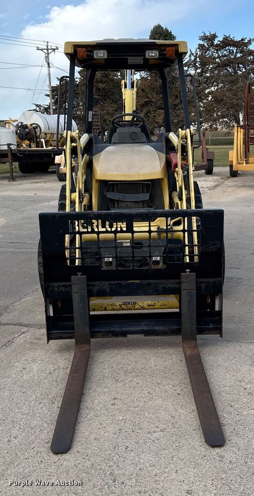 image for item EA2061 2007 Yanmar CBL40-LD backhoe