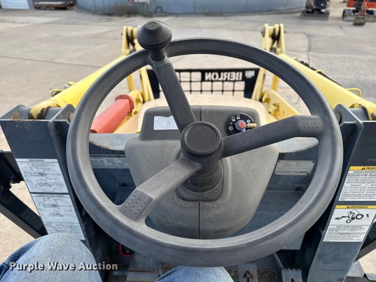 image for item EA2061 2007 Yanmar CBL40-LD backhoe