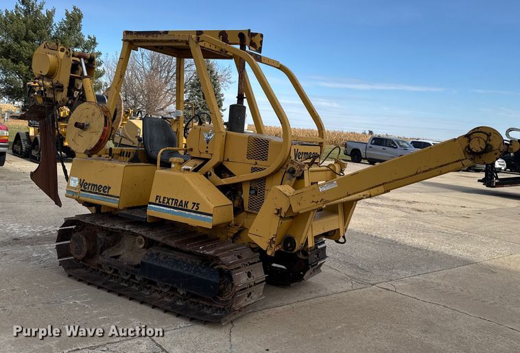 image for item EA2065 1996 Vermeer Flextrak FLX75 vibratory cable plow