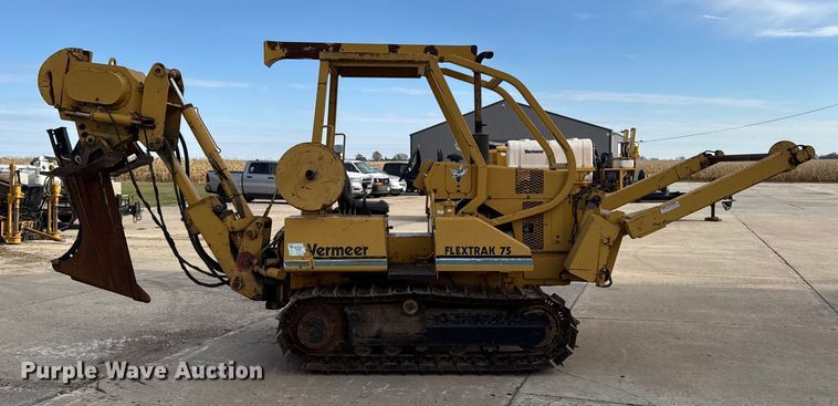 image for item EA2065 1996 Vermeer Flextrak FLX75 vibratory cable plow