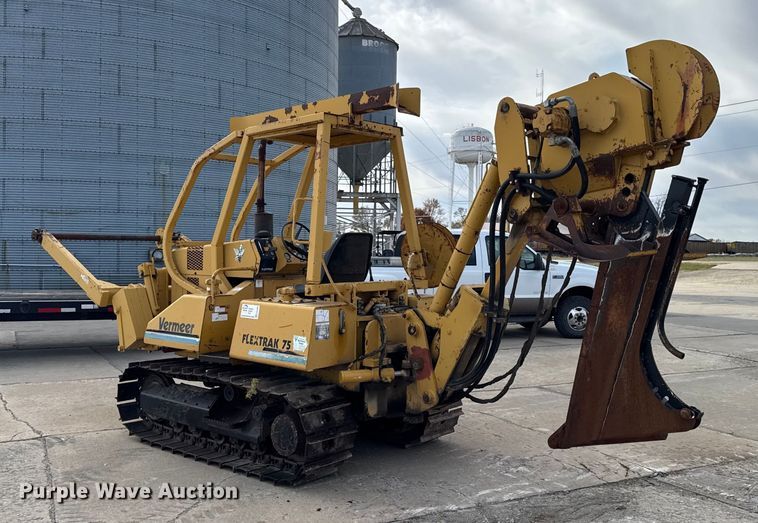 image for item EA2065 1996 Vermeer Flextrak FLX75 vibratory cable plow