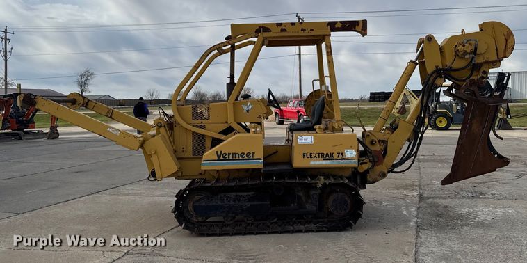 image for item EA2065 1996 Vermeer Flextrak FLX75 vibratory cable plow