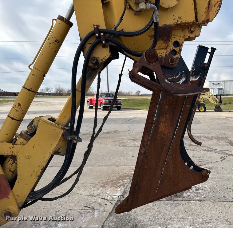 image for item EA2065 1996 Vermeer Flextrak FLX75 vibratory cable plow