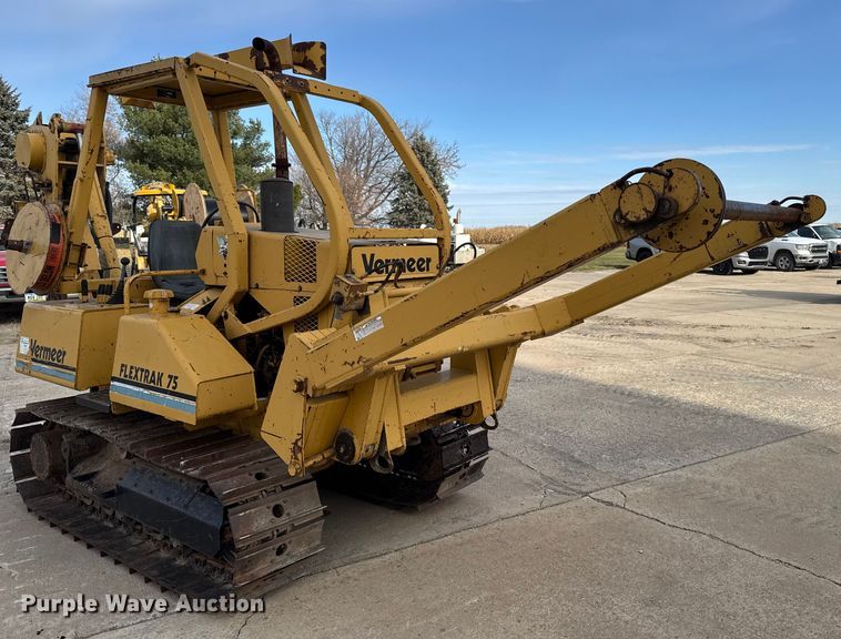 image for item EA2065 1996 Vermeer Flextrak FLX75 vibratory cable plow