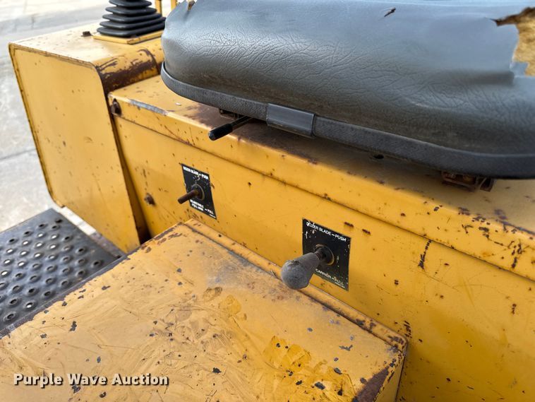 image for item EA2065 1996 Vermeer Flextrak FLX75 vibratory cable plow