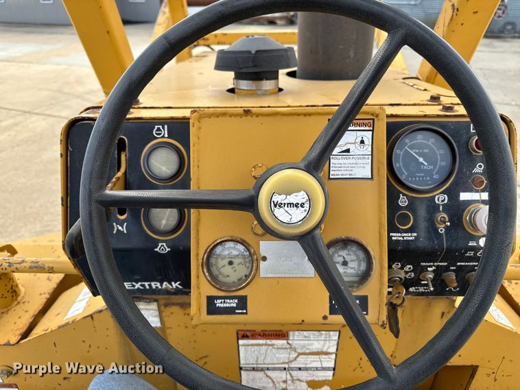 image for item EA2065 1996 Vermeer Flextrak FLX75 vibratory cable plow