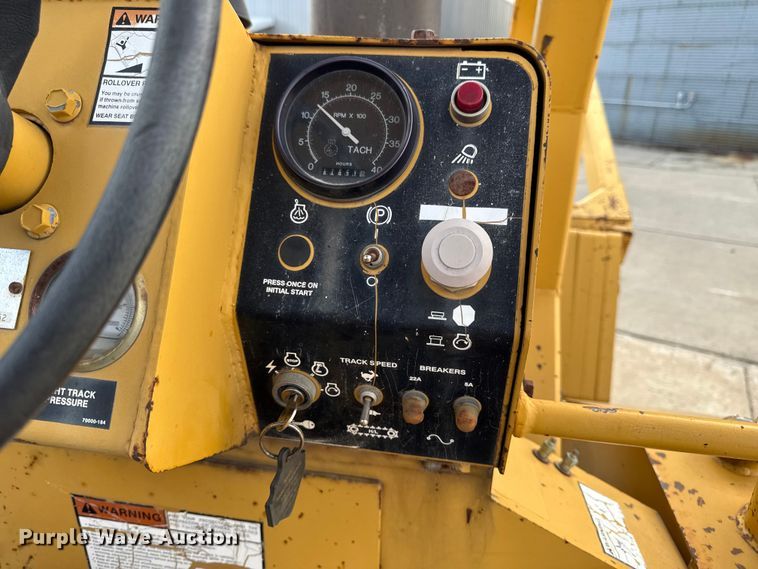 image for item EA2065 1996 Vermeer Flextrak FLX75 vibratory cable plow