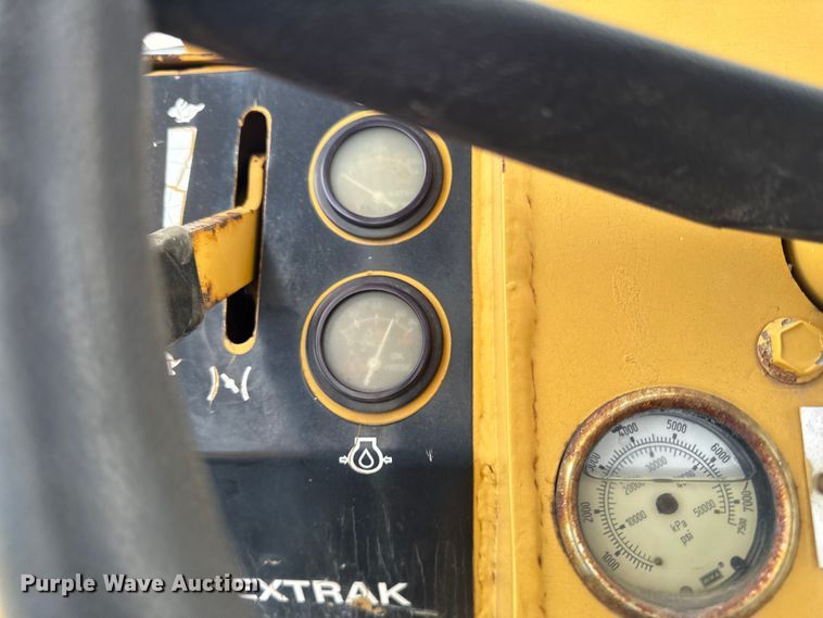 image for item EA2065 1996 Vermeer Flextrak FLX75 vibratory cable plow