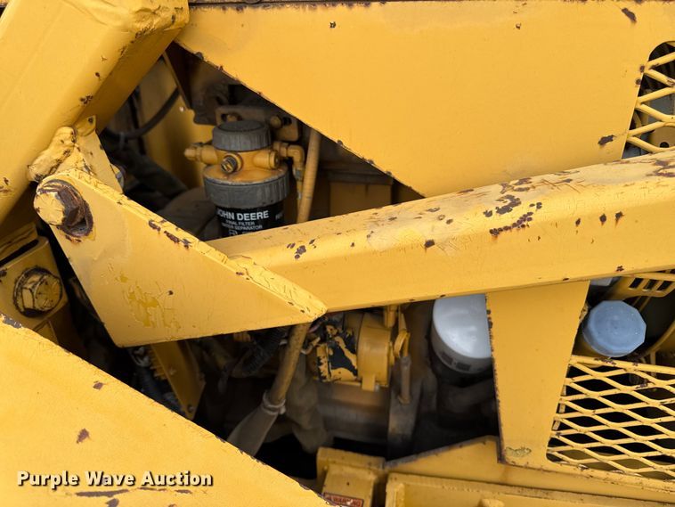 image for item EA2065 1996 Vermeer Flextrak FLX75 vibratory cable plow