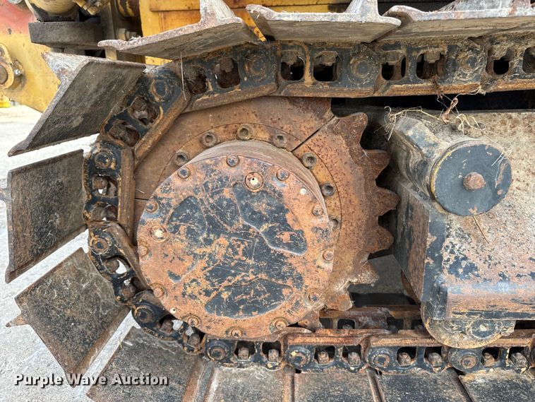 image for item EA2065 1996 Vermeer Flextrak FLX75 vibratory cable plow