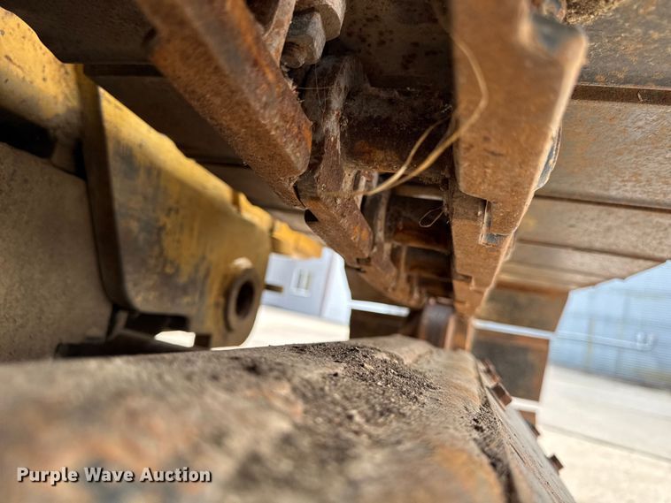 image for item EA2065 1996 Vermeer Flextrak FLX75 vibratory cable plow