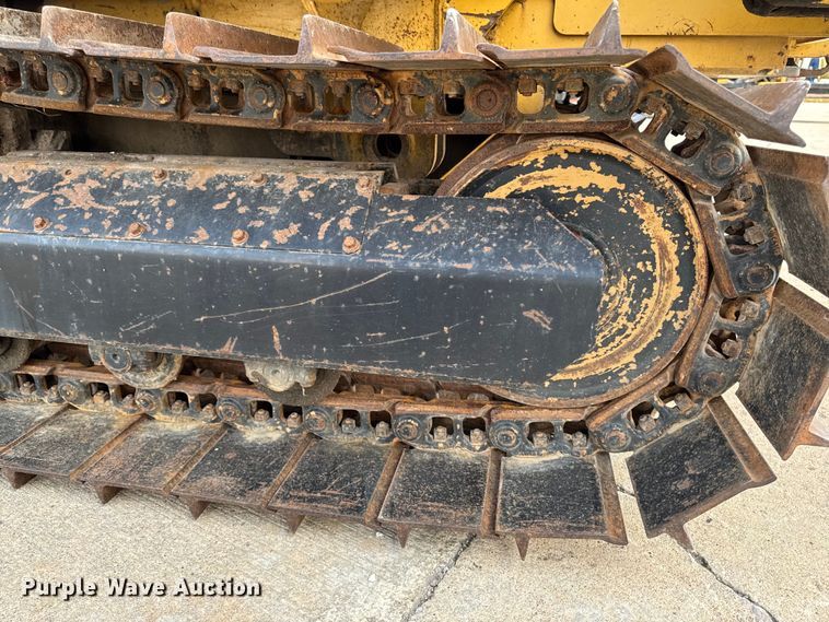 image for item EA2065 1996 Vermeer Flextrak FLX75 vibratory cable plow