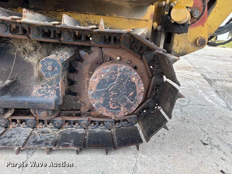 image for item EA2065 1996 Vermeer Flextrak FLX75 vibratory cable plow