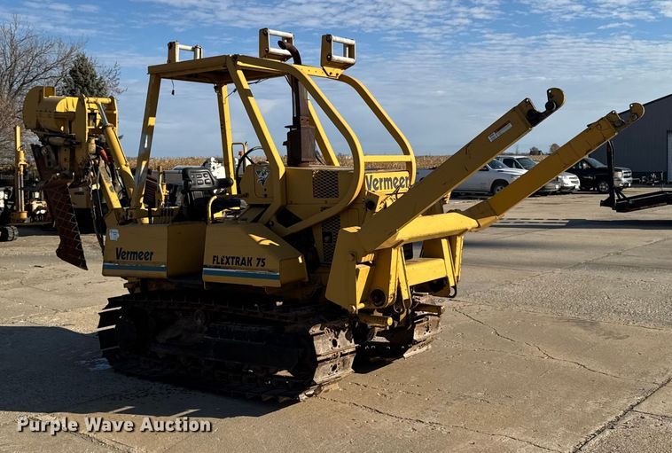 image for item EA2066 1994 Vermeer Flextrak FLX75 vibratory cable plow