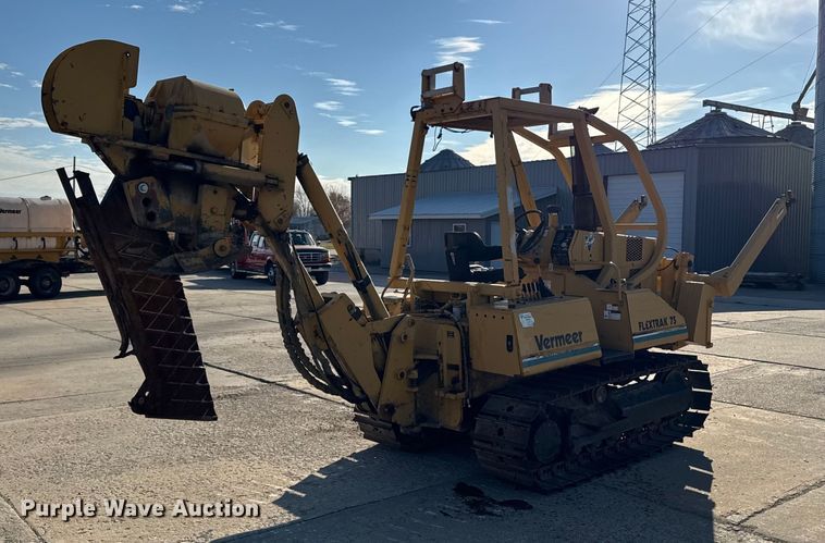 image for item EA2066 1994 Vermeer Flextrak FLX75 vibratory cable plow