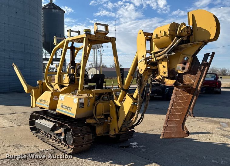 image for item EA2066 1994 Vermeer Flextrak FLX75 vibratory cable plow