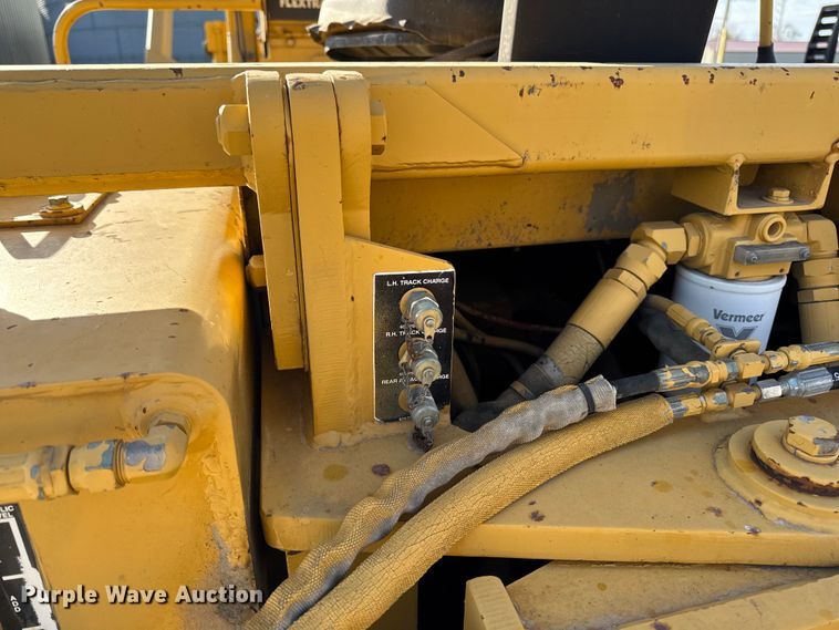 image for item EA2066 1994 Vermeer Flextrak FLX75 vibratory cable plow