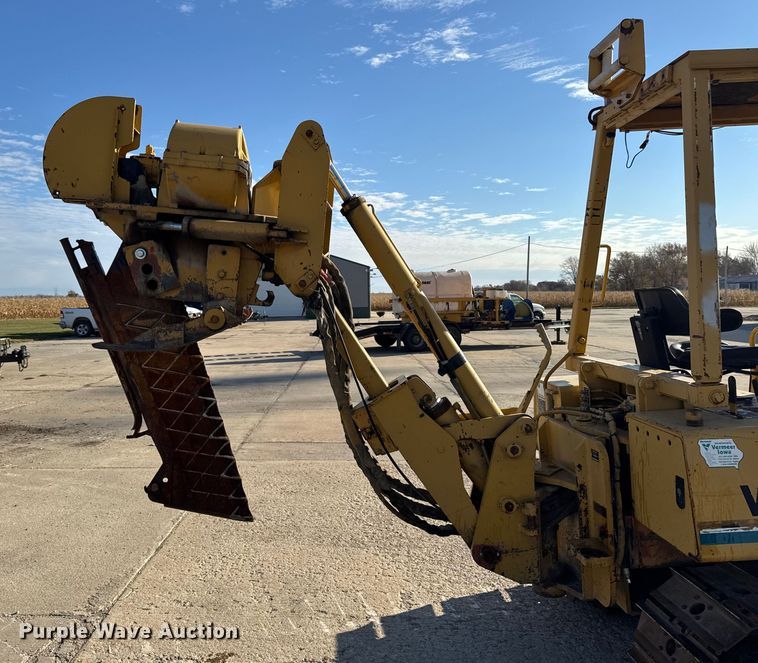 image for item EA2066 1994 Vermeer Flextrak FLX75 vibratory cable plow