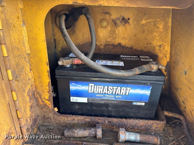 image for item EA2066 1994 Vermeer Flextrak FLX75 vibratory cable plow