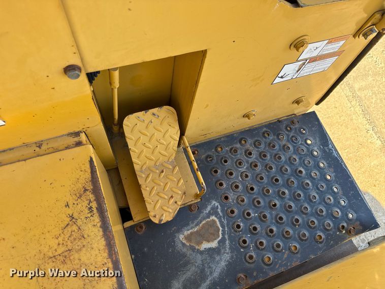 image for item EA2066 1994 Vermeer Flextrak FLX75 vibratory cable plow