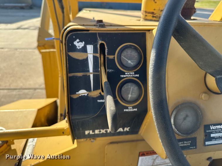 image for item EA2066 1994 Vermeer Flextrak FLX75 vibratory cable plow