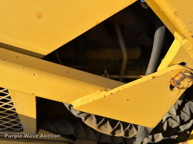 image for item EA2066 1994 Vermeer Flextrak FLX75 vibratory cable plow