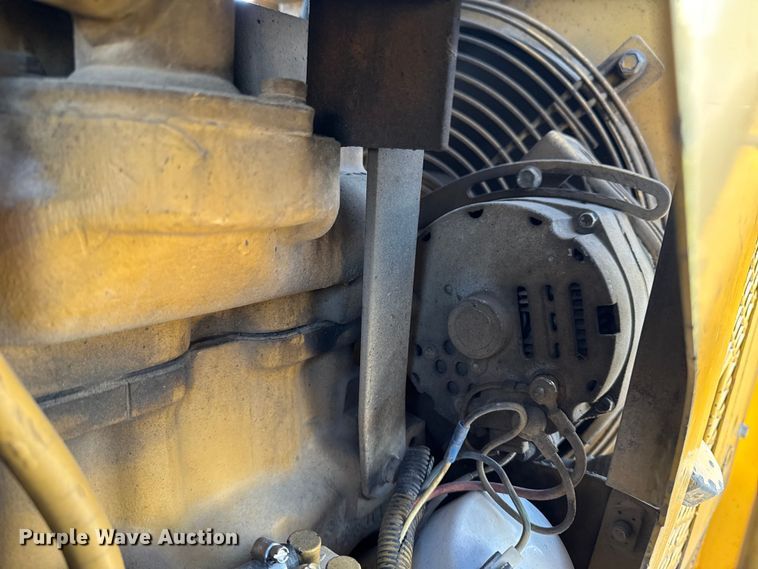 image for item EA2066 1994 Vermeer Flextrak FLX75 vibratory cable plow