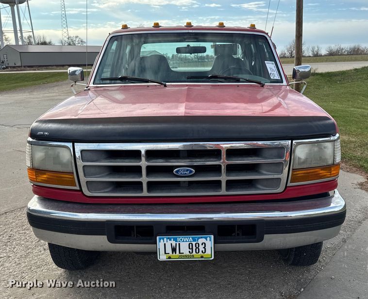 image for item EA2067 1997 Ford F350 Crew Cab pickup truck