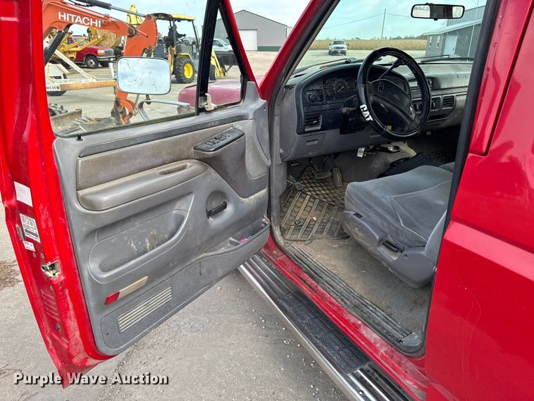 image for item EA2067 1997 Ford F350 Crew Cab pickup truck
