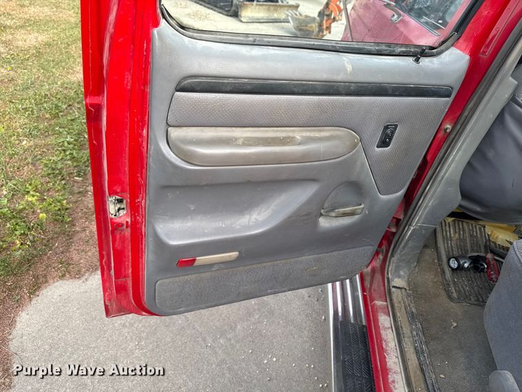 image for item EA2067 1997 Ford F350 Crew Cab pickup truck