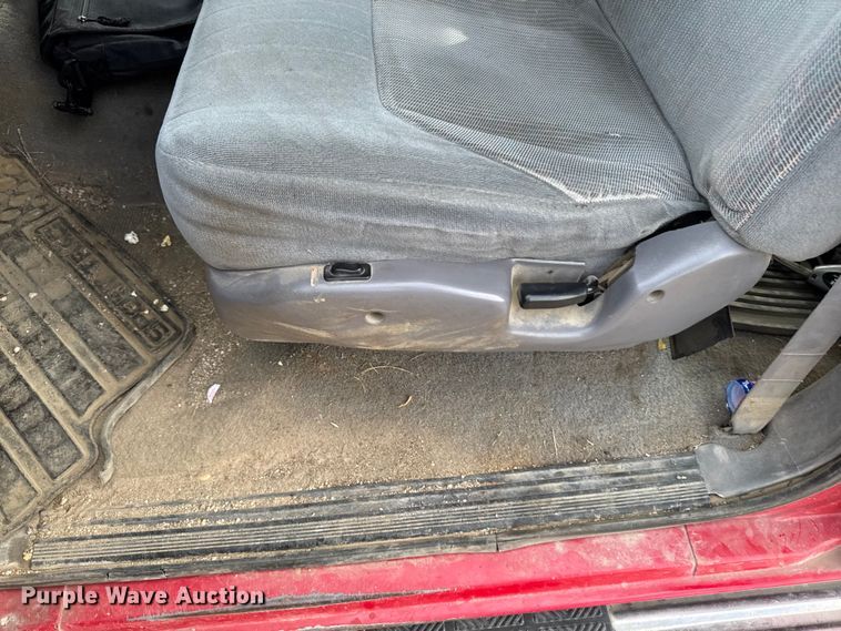 image for item EA2067 1997 Ford F350 Crew Cab pickup truck