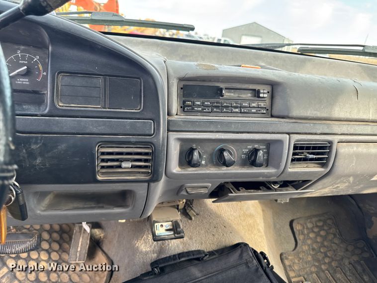 image for item EA2067 1997 Ford F350 Crew Cab pickup truck