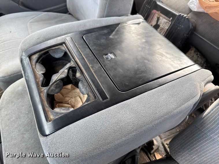 image for item EA2067 1997 Ford F350 Crew Cab pickup truck