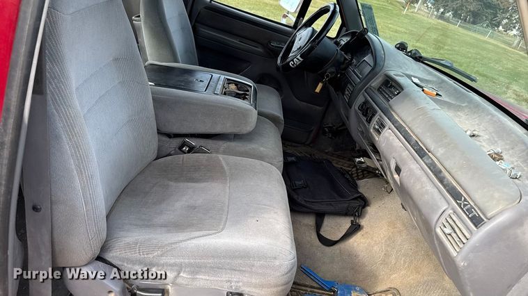 image for item EA2067 1997 Ford F350 Crew Cab pickup truck