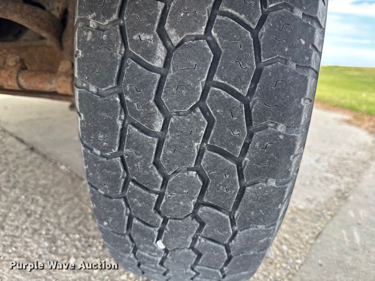 image for item EA2067 1997 Ford F350 Crew Cab pickup truck